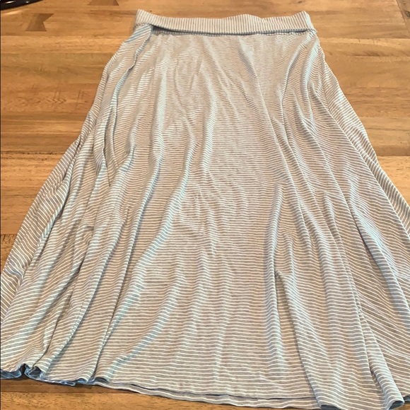 GAP Dresses & Skirts - GAP gray/white striped maxi skirt